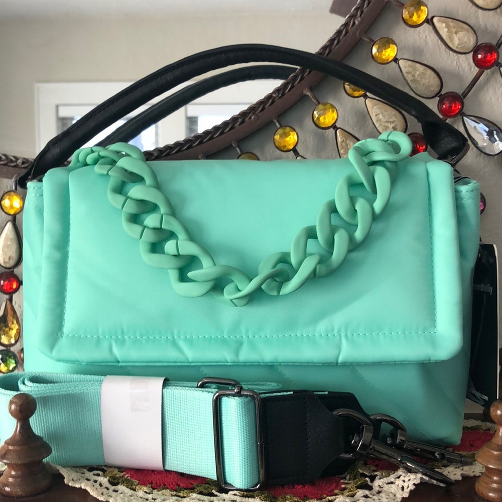 NWT THINK ROYLN Quilted Flapover Crossbody W/3 Straps - Picture 1 of 9